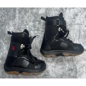Burton Freestyle Kids Snowboard Boots Size 1 Black